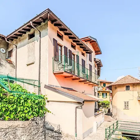 La Casa Di Carlo By Interhome Daire Lenno