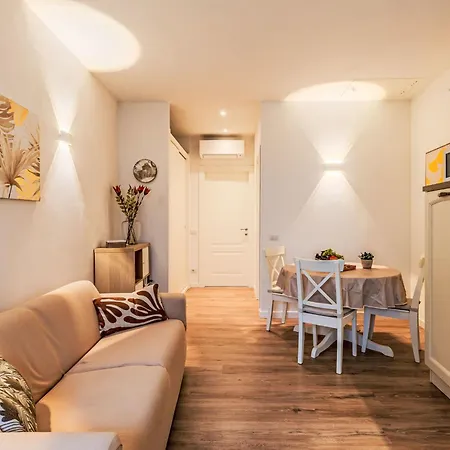 La Casa Di Carlo By Interhome Daire Lenno